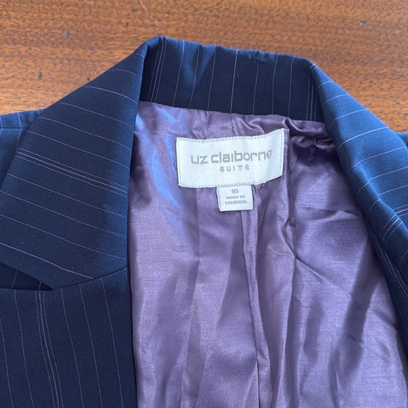 Liz Claiborne Suits New 2 Piece Coat & Pants Size 10 Stripe About Town Business - Picture 6 of 17